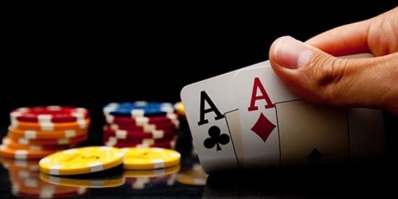 Người chơi tiến hành sắp xếp các quân bài thành từng nhóm